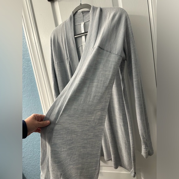 Lululemon Blissful Zen Merino Wool Thumbhole Sweater Cardigan Jacket, Size 8 - Picture 10 of 13